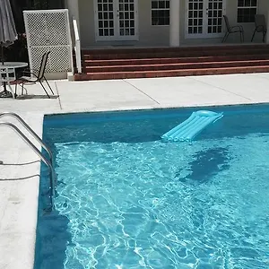 https://crystal-court-apartment.comcaribbean.com